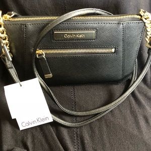 ❗️SALE❗️NWT Calvin Klein crossbody bag